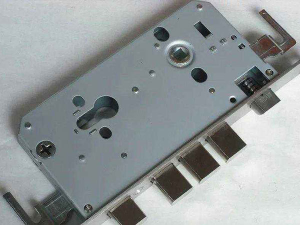 水磨沟24小时上门开锁公司